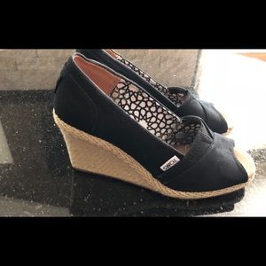 Toms peep toe wedge